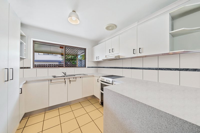 Photo - 4 Oval Street, Beenleigh QLD 4207 - Image 3