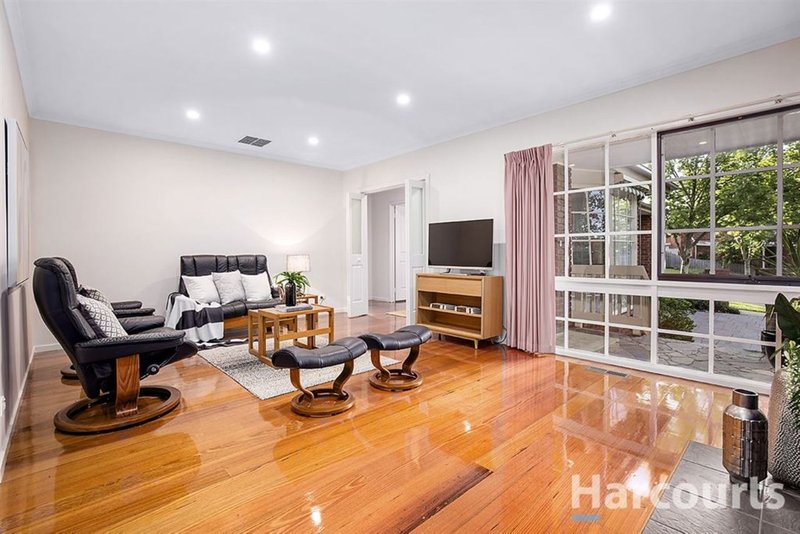 Photo - 4 Ovens Place, Rowville VIC 3178 - Image 4