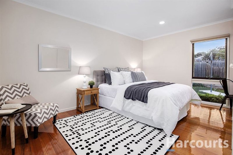 Photo - 4 Ovens Place, Rowville VIC 3178 - Image 12