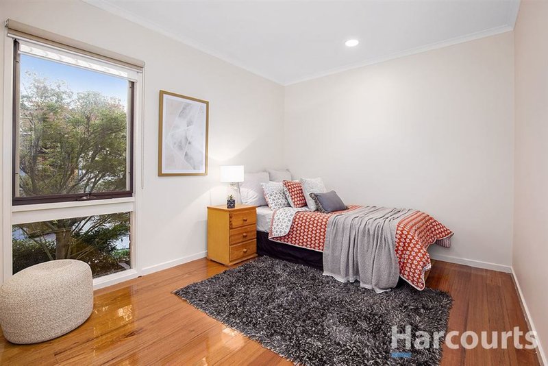 Photo - 4 Ovens Place, Rowville VIC 3178 - Image 14