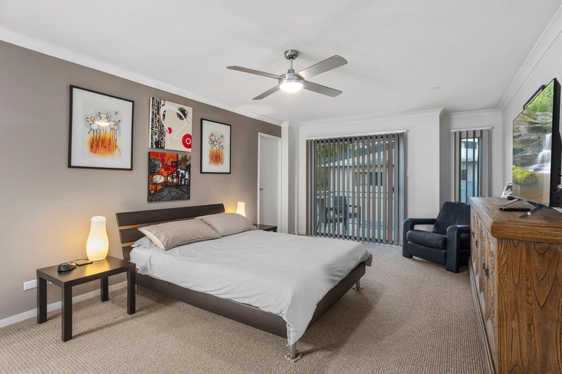 Photo - 4 Pacific Boulevard, Broadbeach Waters QLD 4218 - Image 12