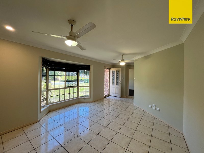 Photo - 4 Paddies Crescent, Crestmead QLD 4132 - Image 3