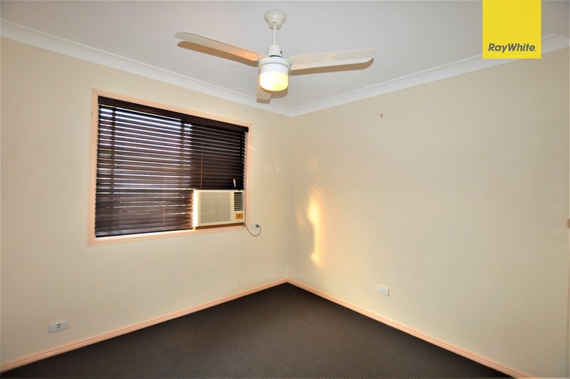 Photo - 4 Paddies Crescent, Crestmead QLD 4132 - Image 9