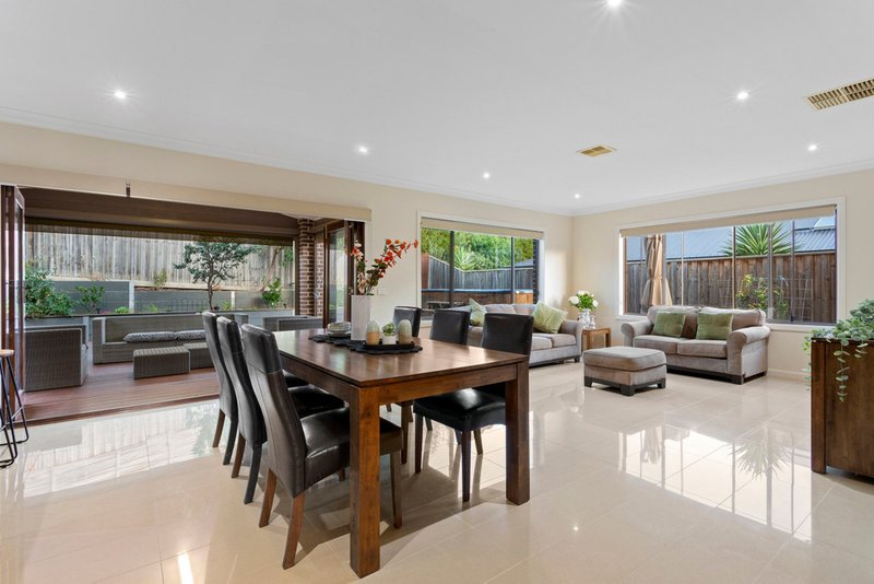 Photo - 4 Palisades Boulevard, South Morang VIC 3752 - Image 4