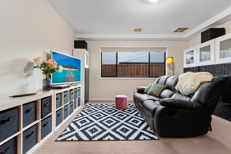 Photo - 4 Palisades Boulevard, South Morang VIC 3752 - Image 6