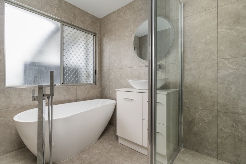 Photo - 4 Pallinup Street, Riverhills QLD 4074 - Image 3