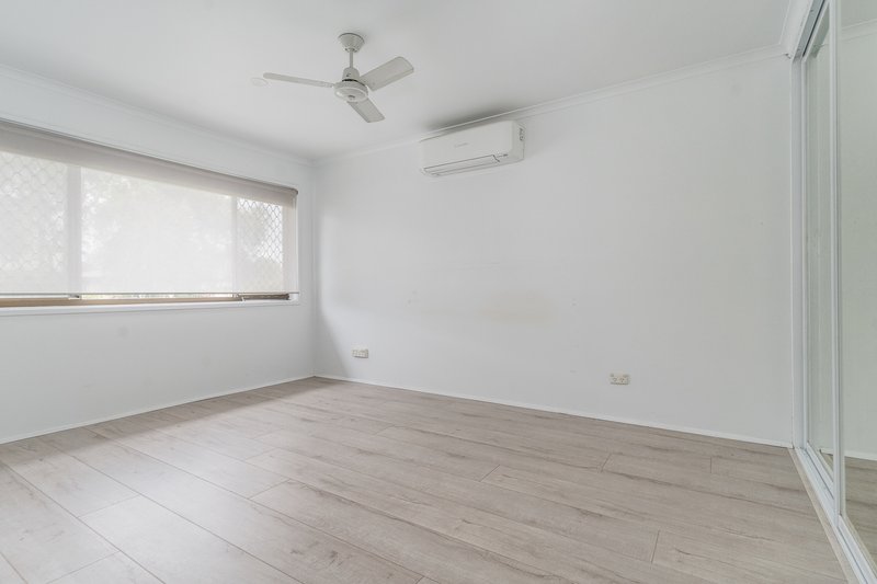 Photo - 4 Pallinup Street, Riverhills QLD 4074 - Image 4