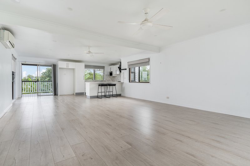 Photo - 4 Pallinup Street, Riverhills QLD 4074 - Image 5