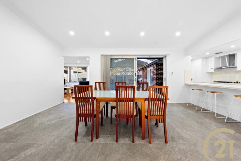 Photo - 4 Palm Close, Green Valley NSW 2168 - Image 3