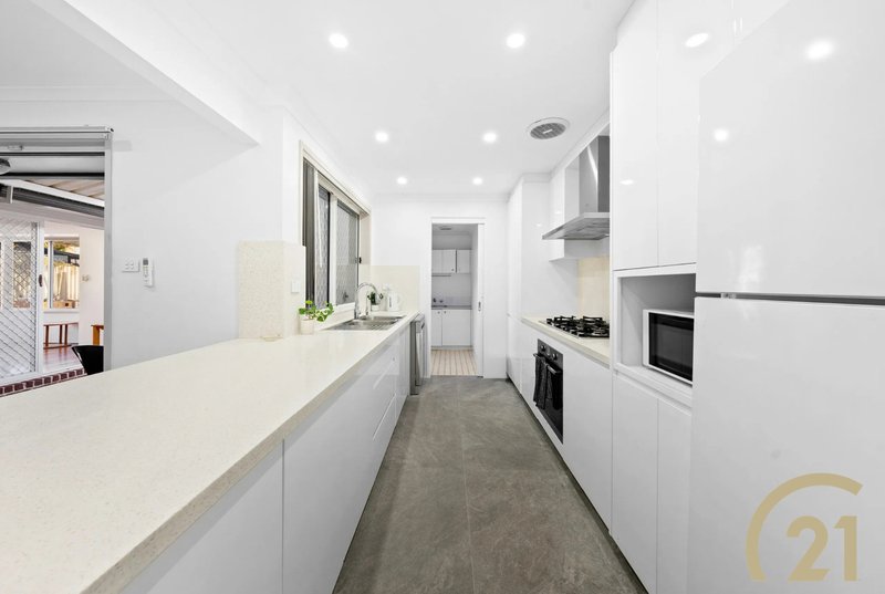Photo - 4 Palm Close, Green Valley NSW 2168 - Image 5