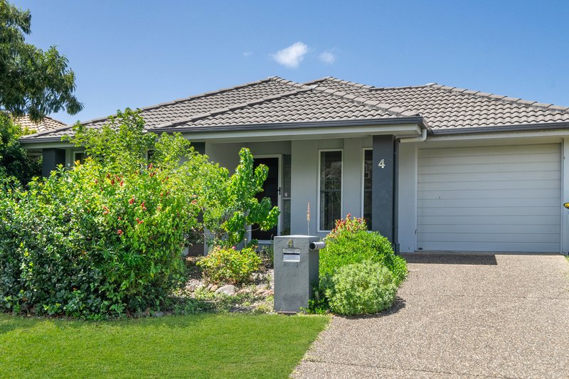 Photo - 4 Palmgrove Place, North Lakes QLD 4509 - Image 2