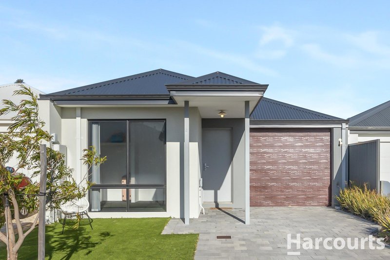 Photo - 4 Paluma Grove, Yanchep WA 6035 - Image 1