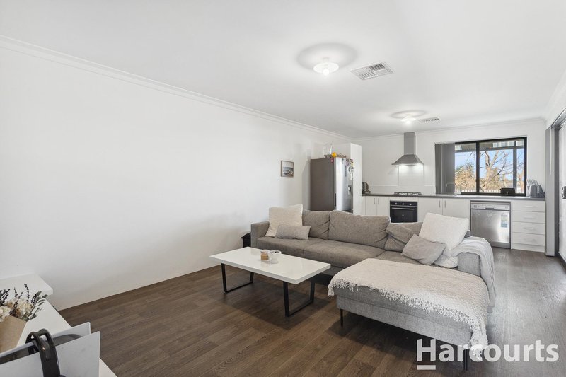 Photo - 4 Paluma Grove, Yanchep WA 6035 - Image 4