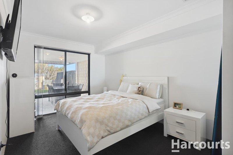 Photo - 4 Paluma Grove, Yanchep WA 6035 - Image 6