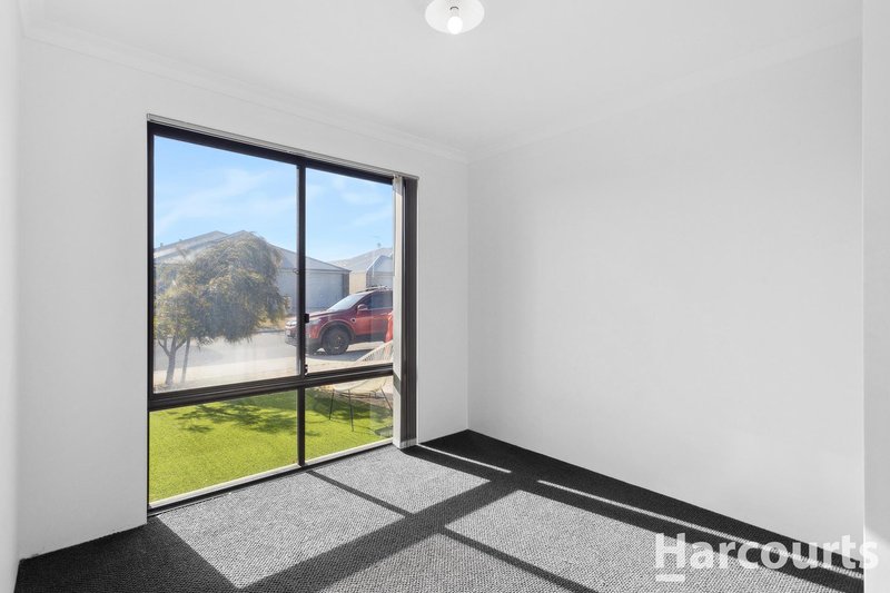 Photo - 4 Paluma Grove, Yanchep WA 6035 - Image 9
