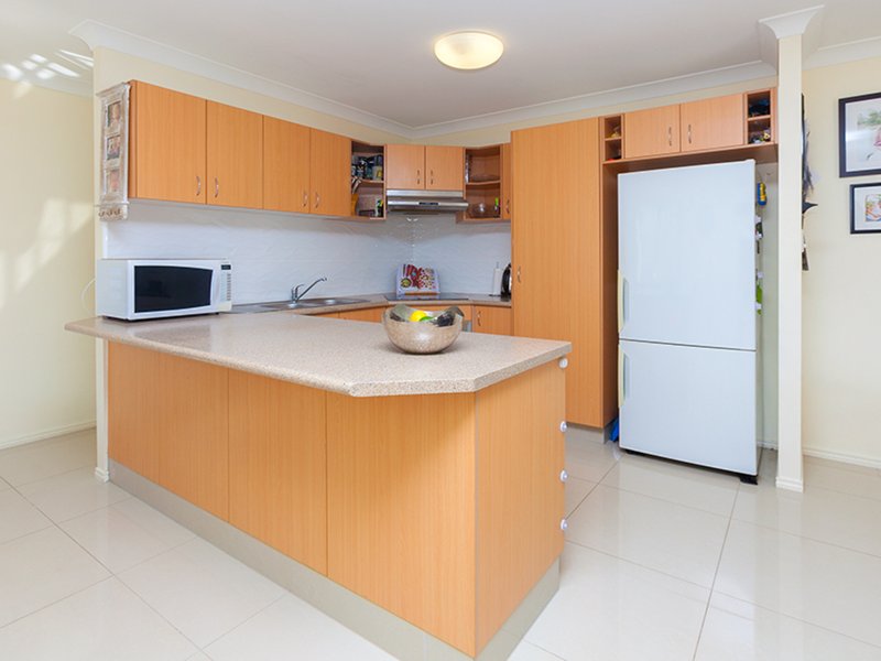 Photo - 4 Pamela Street, Camira QLD 4300 - Image 3