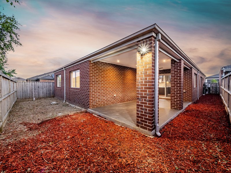 Photo - 4 Pamplona Way, Clyde North VIC 3978 - Image 23