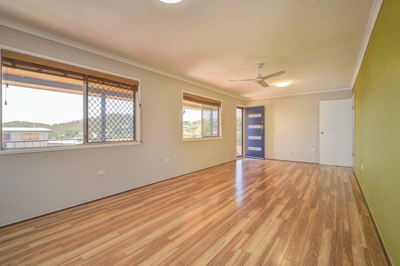 Photo - 4 Pandanus Avenue, Kin Kora QLD 4680 - Image 2