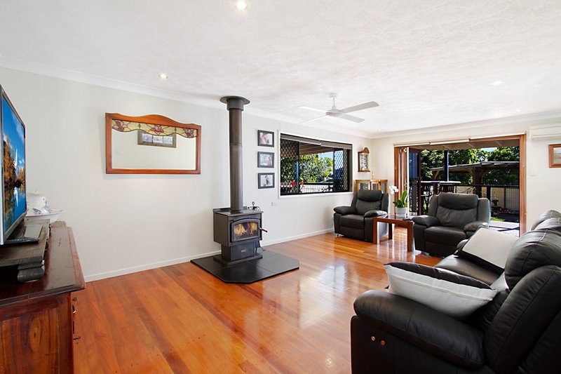 Photo - 4 Parakeet Place, Burleigh Waters QLD 4220 - Image 5