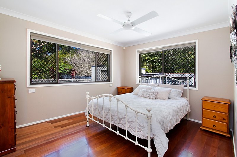 Photo - 4 Parakeet Place, Burleigh Waters QLD 4220 - Image 8