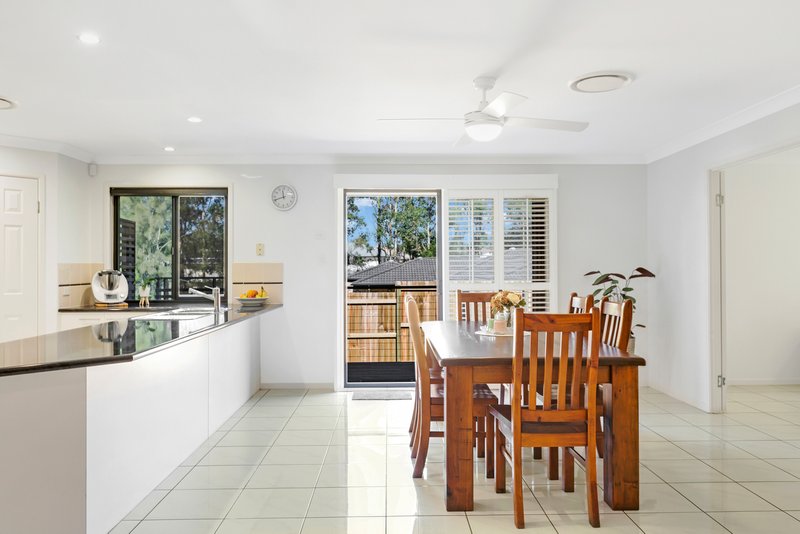 Photo - 4 Paringa Close, Eatons Hill QLD 4037 - Image 6