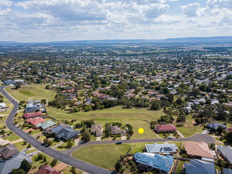 4 Paris Place, Cowra NSW 2794