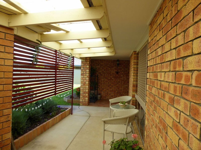 Photo - 4 Park Lane Court, Kippa-Ring QLD 4021 - Image 3