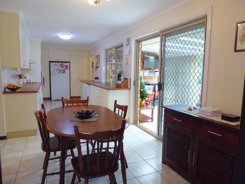 Photo - 4 Park Lane Court, Kippa-Ring QLD 4021 - Image 7