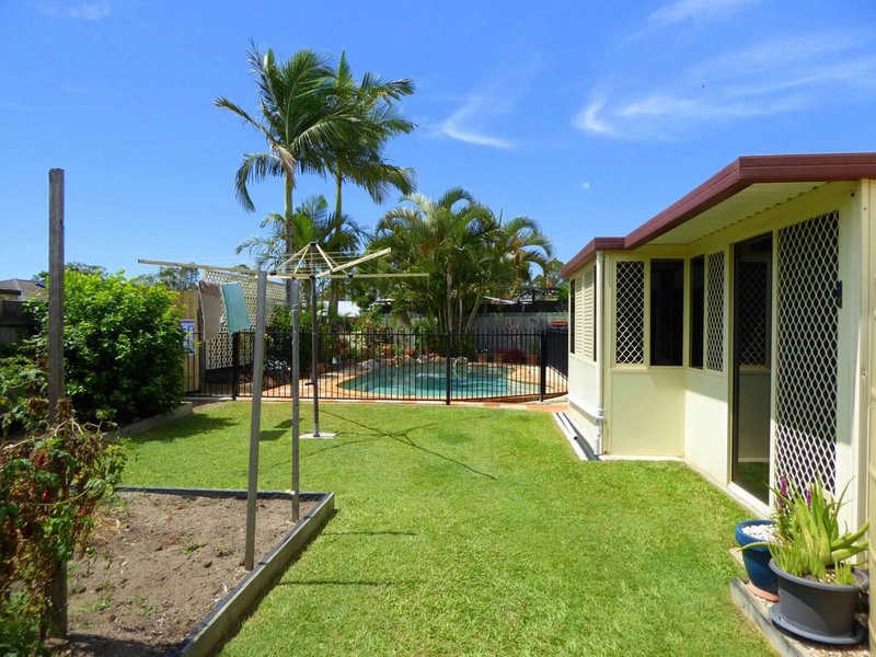 Photo - 4 Park Lane Court, Kippa-Ring QLD 4021 - Image 25