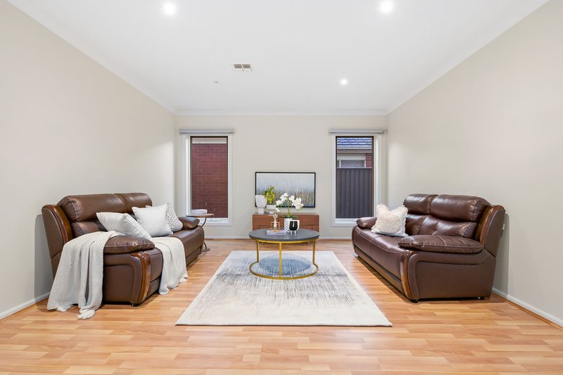 Photo - 4 Park Way, Keysborough VIC 3173 - Image 4