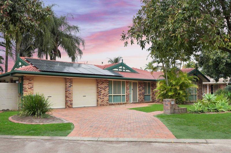 Photo - 4 Parkmore Close, Robina QLD 4226 - Image 2