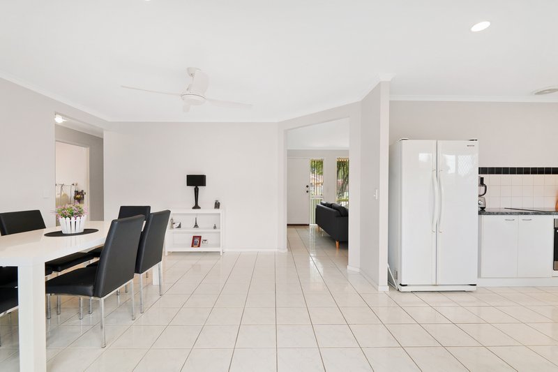 Photo - 4 Parkmore Close, Robina QLD 4226 - Image 3