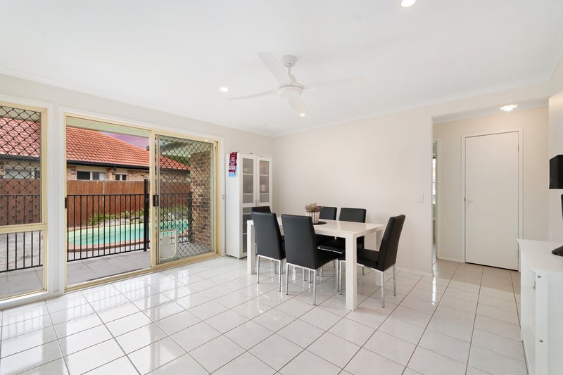 Photo - 4 Parkmore Close, Robina QLD 4226 - Image 7