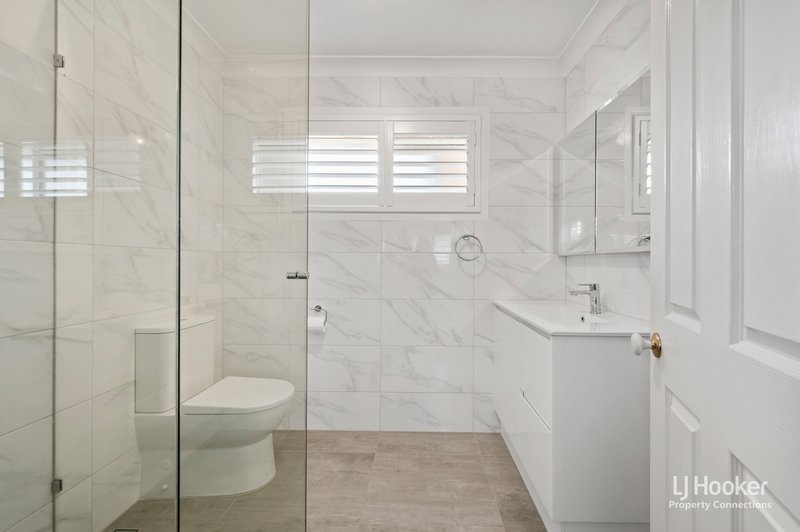 Photo - 4 Parkview Place, Bridgeman Downs QLD 4035 - Image 14