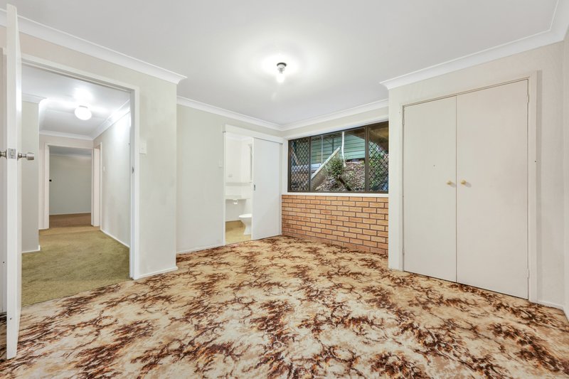 Photo - 4 Parrendi Close, Avoca Beach NSW 2251 - Image 2