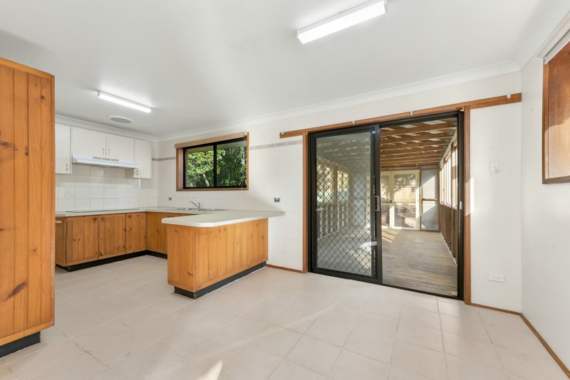 Photo - 4 Parrendi Close, Avoca Beach NSW 2251 - Image 7