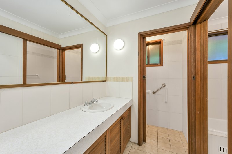 Photo - 4 Parrendi Close, Avoca Beach NSW 2251 - Image 9