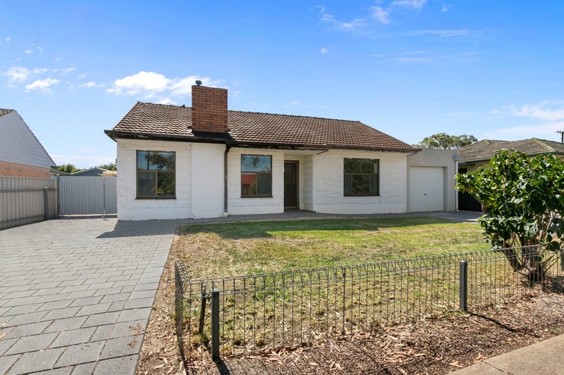 Photo - 4 Parsons Avenue, Morphett Vale SA 5162 - Image 4