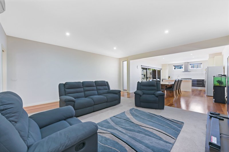 Photo - 4 Partridge Court, Berwick VIC 3806 - Image 5