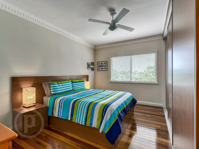 Photo - 4 Pattison Avenue, Norman Park QLD 4170 - Image 6