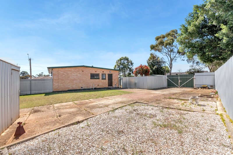 Photo - 4 Peachey Road, Davoren Park SA 5113 - Image 17