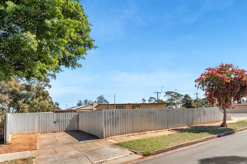 Photo - 4 Peachey Road, Davoren Park SA 5113 - Image 22