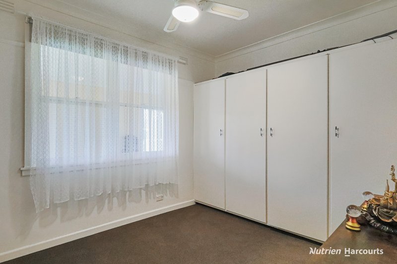 Photo - 4 Peachey Street, Casterton VIC 3311 - Image 7