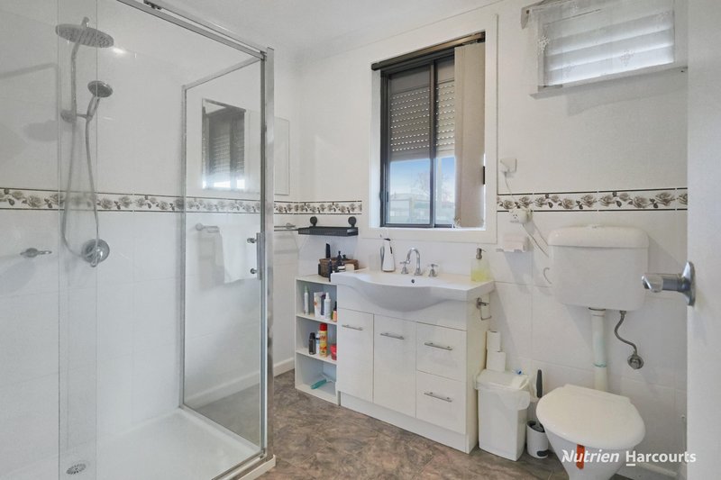 Photo - 4 Peachey Street, Casterton VIC 3311 - Image 8