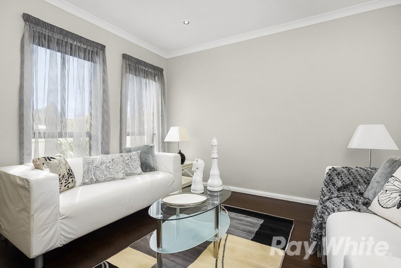 Photo - 4 Pearce Way, Craigieburn VIC 3064 - Image 2