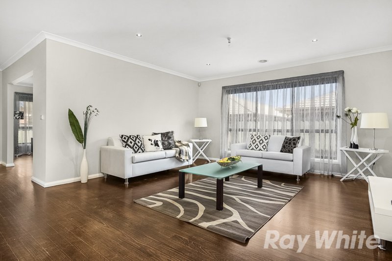 Photo - 4 Pearce Way, Craigieburn VIC 3064 - Image 6