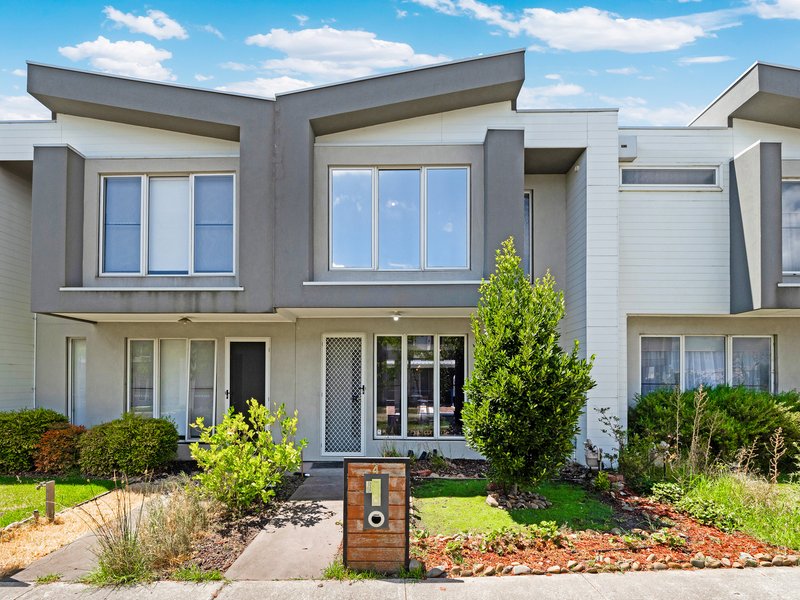 4 Pebblebeach Path, Cranbourne VIC 3977