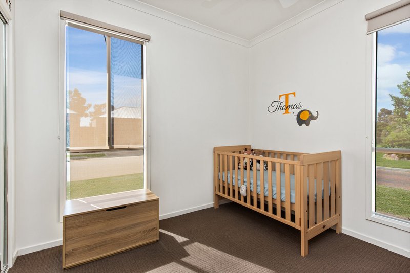 Photo - 4 Pendula Place, Pakenham VIC 3810 - Image 7