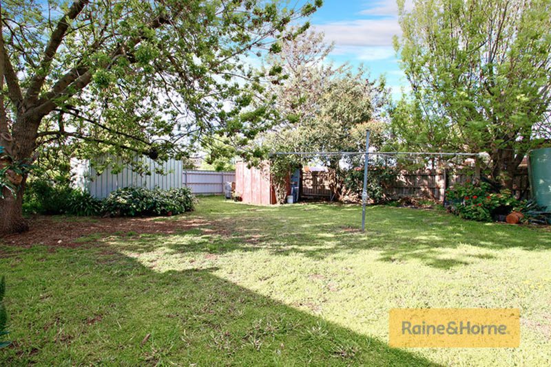 Photo - 4 Penguin Street, Melton VIC 3337 - Image 8