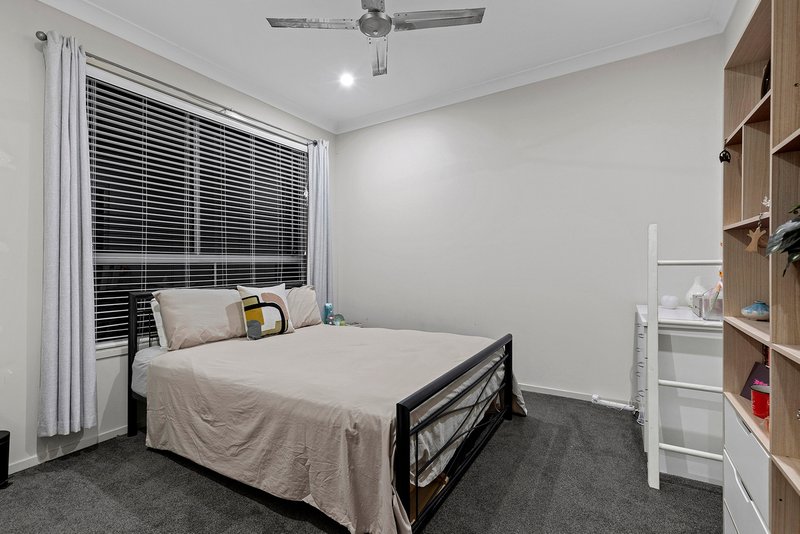 Photo - 4 Pepper Street, Bridgeman Downs QLD 4035 - Image 18